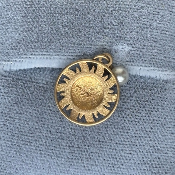 14K Gold Sun Pendant! NIB - Picture 4 of 5